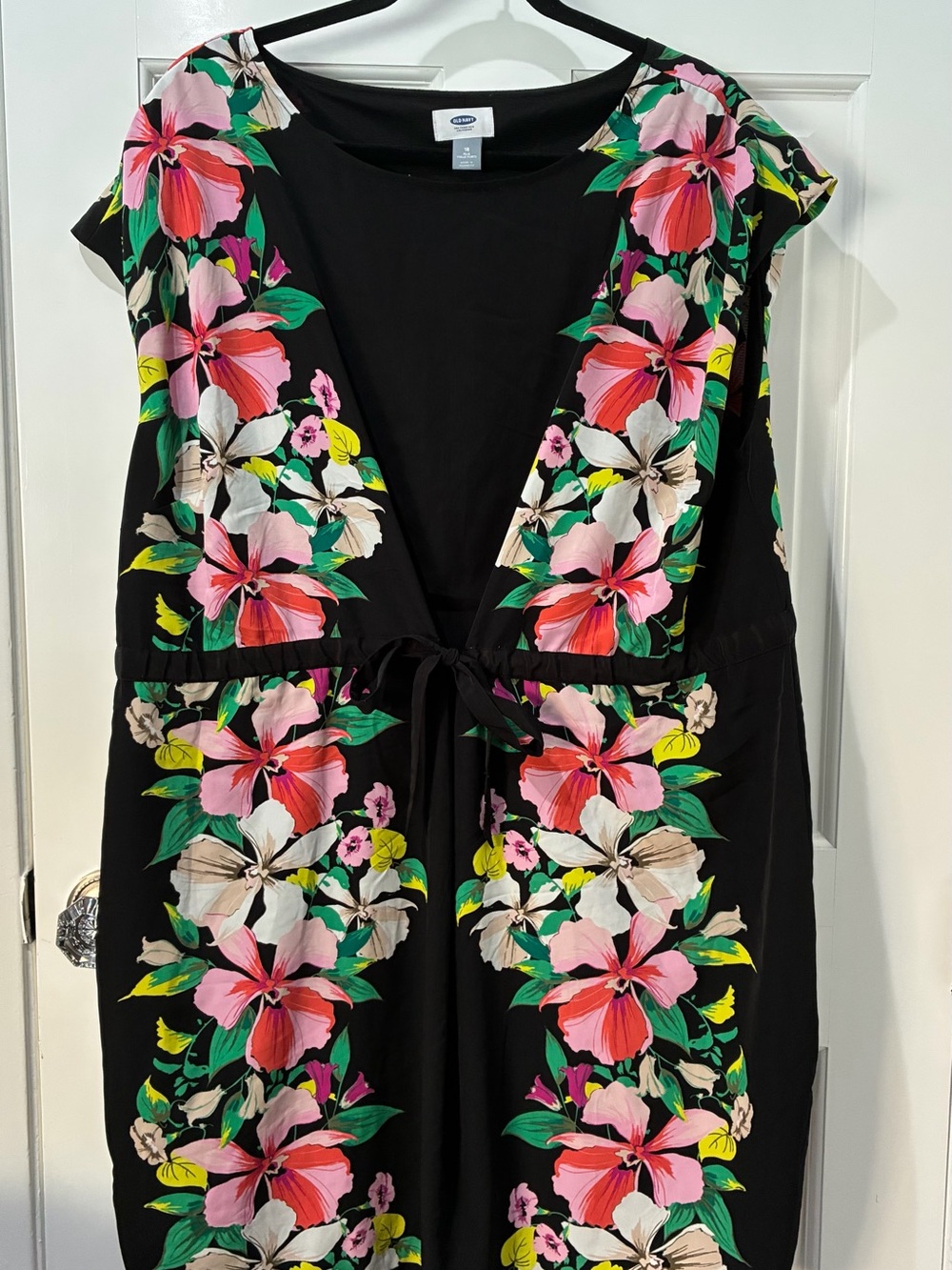 Old Navy black tropical dress, size 18 Plus